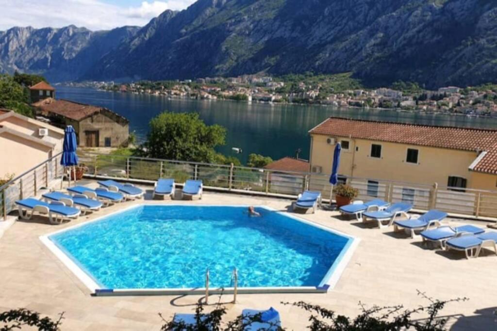 Chillout Apartment In Kotor Bay Eksteriør billede