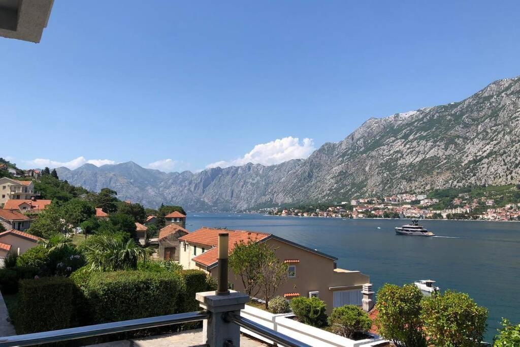 Chillout Apartment In Kotor Bay Eksteriør billede