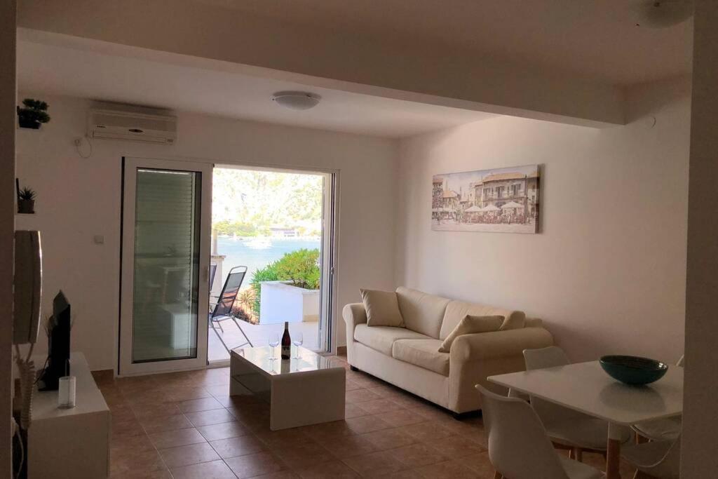 Chillout Apartment In Kotor Bay Eksteriør billede