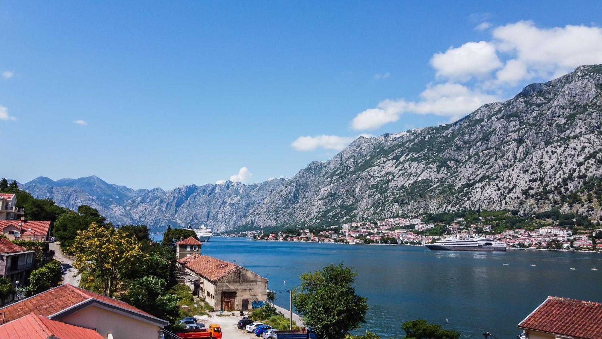 Chillout Apartment In Kotor Bay Eksteriør billede